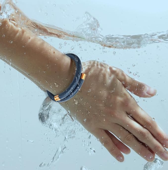 Mosquito Repellent Bracelets 1 Pack, Silicone Mosquito Repellent Bands with 10 Pack Replacement Cores, DEET Free Mosquito Wristbands Safe for Adults and Kids Indoor Outdoor Camping Protection (Blue)