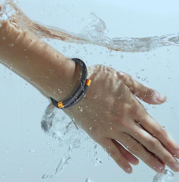 Mosquito Repellent Bracelets 1 Pack, Silicone Mosquito Repellent Bands with 10 Pack Replacement Cores, DEET Free Mosquito Wristbands Safe for Adults and Kids Indoor Outdoor Camping Protection (Black)