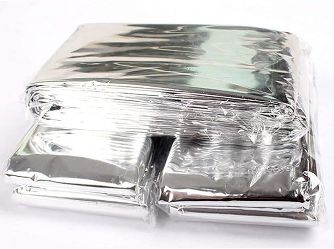 First Aid Emergency Blanket Suitable for Camping Hiking Windproof Keep Warm Tin Foil Rescue Blanket (1 pack)