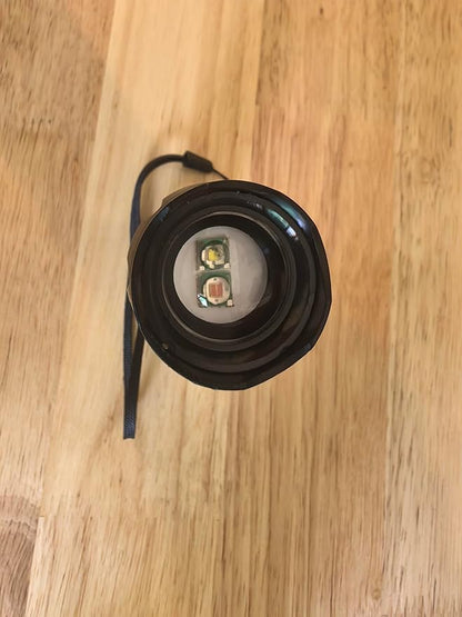 Rechargeable Red Light Flashlight， 2 in 1 White Lights and LED Red Light，2 Modes,Outdoor Variable Focus Portable Red Light Mini Flashlight.